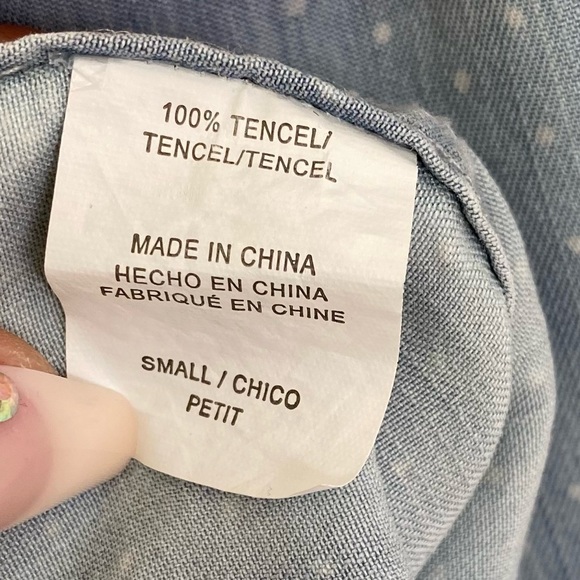 Rails Chambray Button Down Shirt size Small - Picture 6 of 10